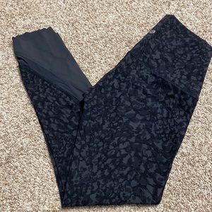 Lululemon size 2, 23inch scalloped wunder under